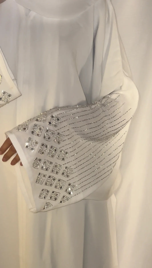 Layla abaya