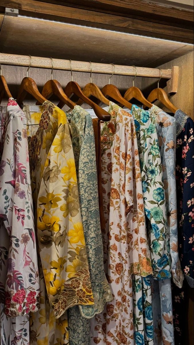 Arab Dresses and Mukhawers