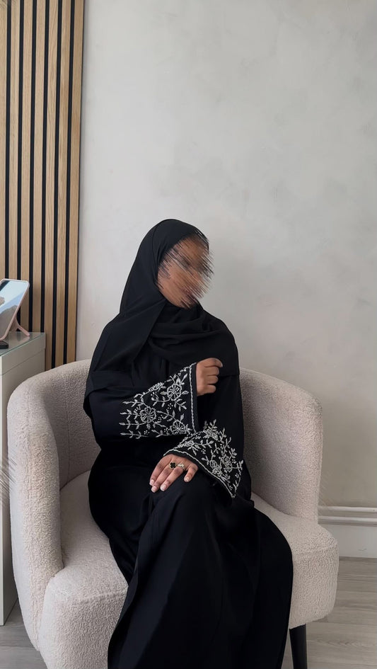 Flower handwork abaya