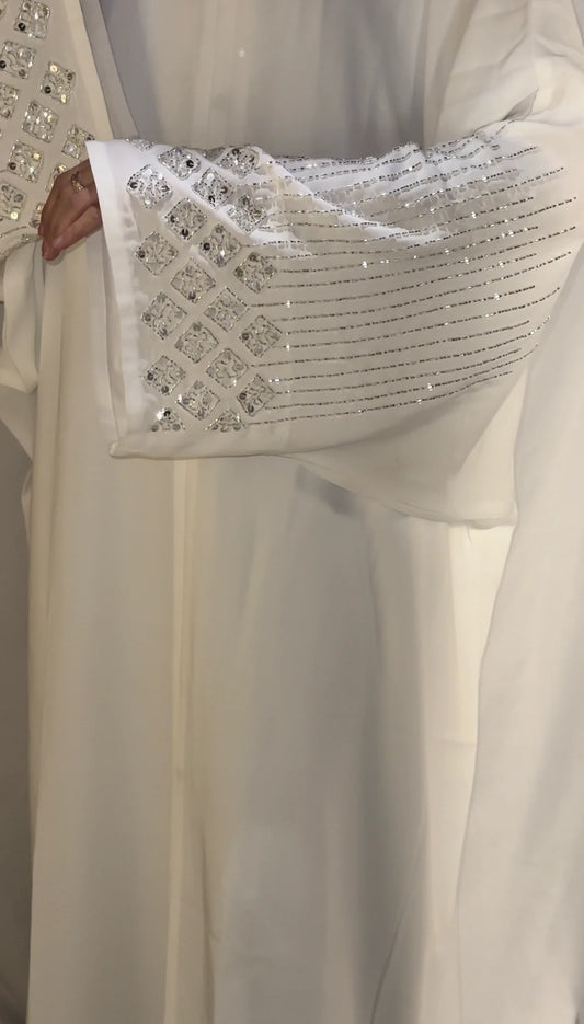Layla abaya