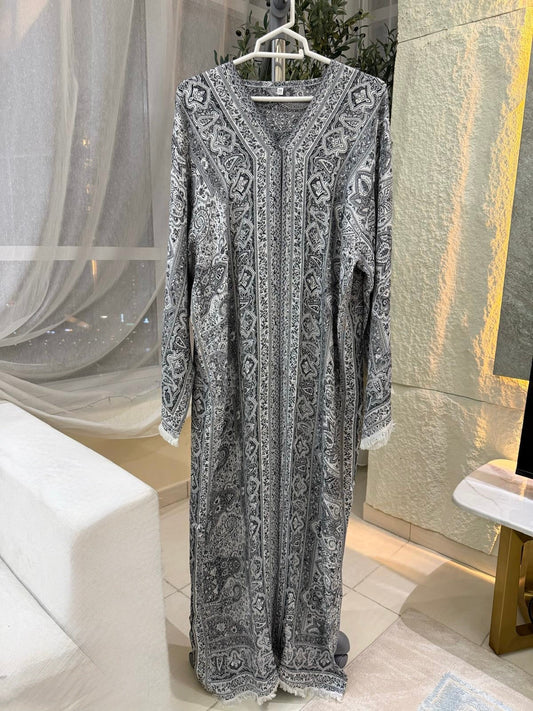 Pashmina abaya with matching Sheila